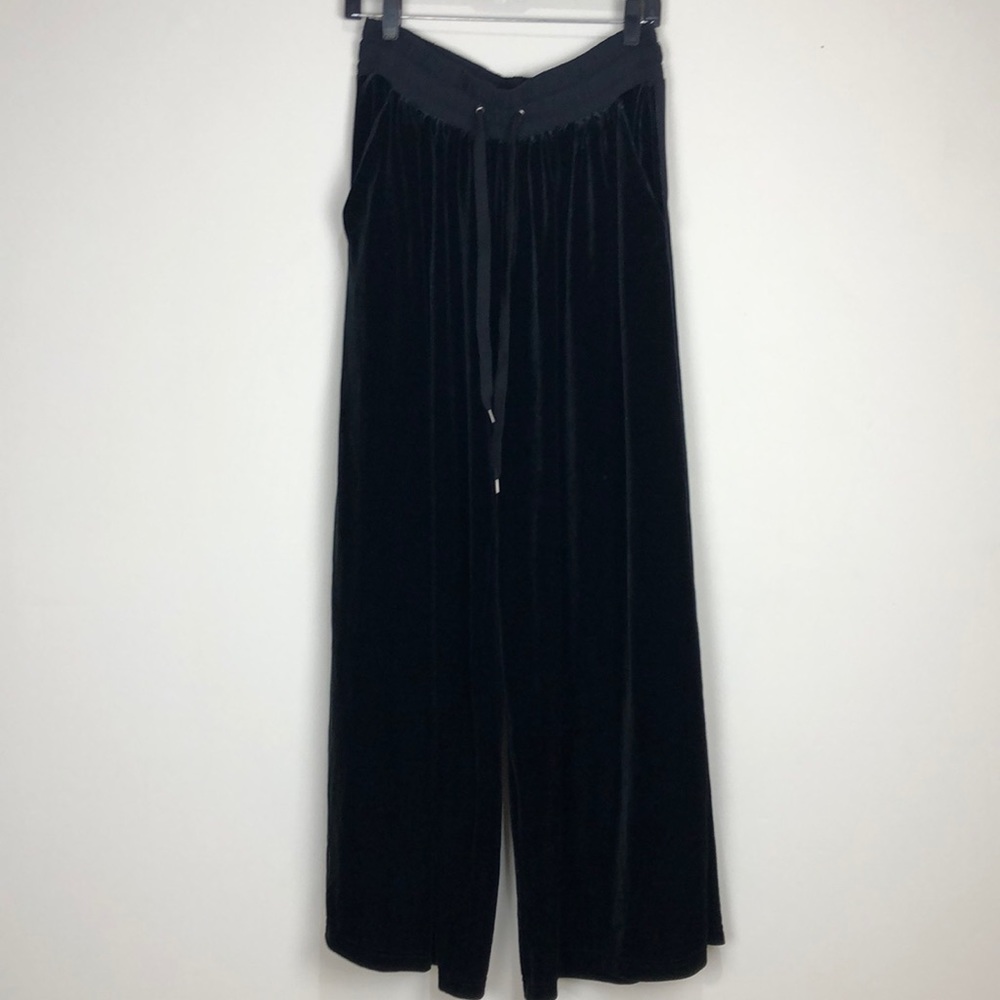 NWT Gap Black Velvet Wide Leg Drawstring Pull On Pants Size Medium
